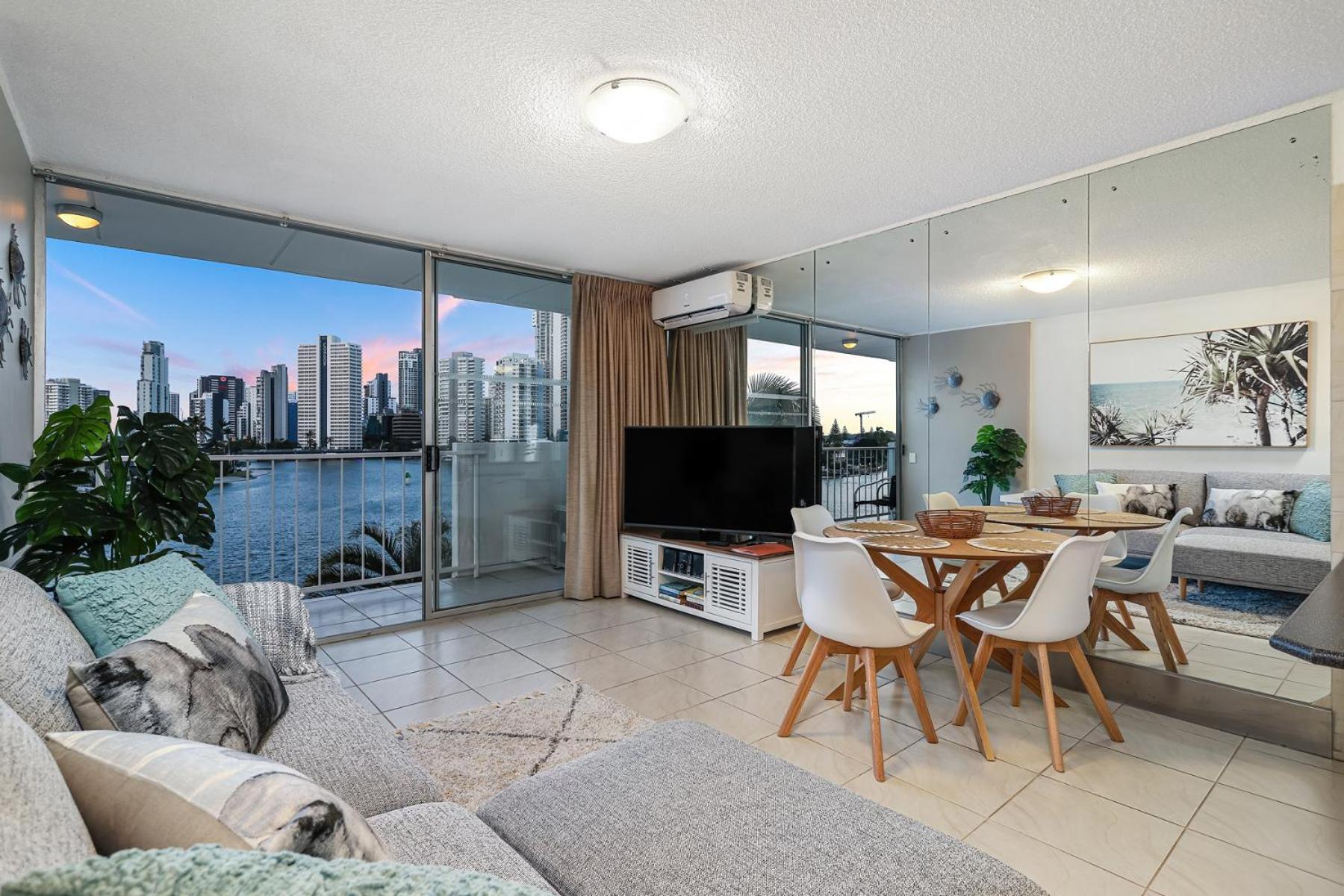 Amazing Water Views Surfers Paradise 골드코스트 외부 사진